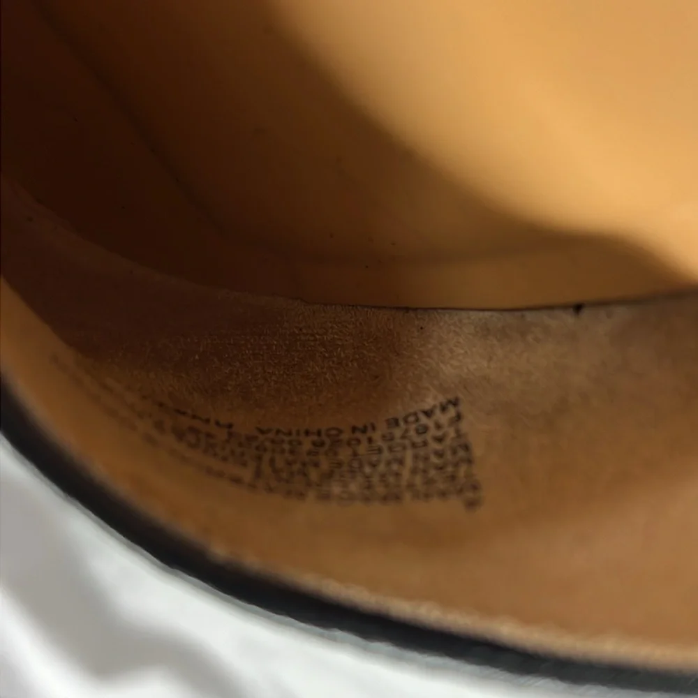 Dress shoes